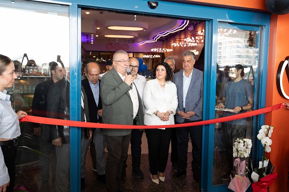 de la Pau Coffee Co., servis robotlarıyla Balıkesir’de kapılarını açıyor